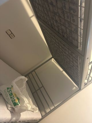 Literas de metal grises