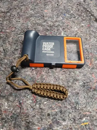 Funda móvil impermeable con cordón