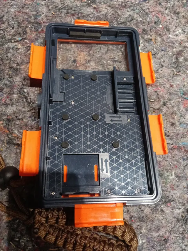 Funda móvil impermeable con cordón