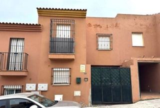 Casa adosada en venta en Pescadores-Saladillo en Algeciras