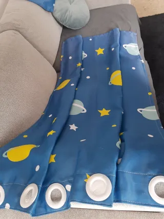 Cortina infantil Vertbaudet espacio