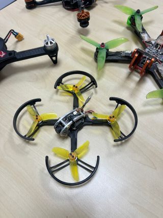 Drones FPV Negro y Verde