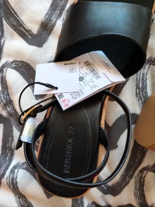 Sandalias de plataforma de madera negras