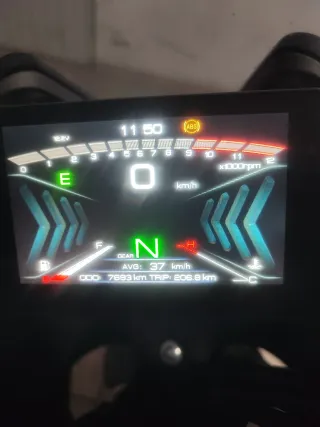 Moto  Zontes 350X con 40cv ideal para A2 Negra con