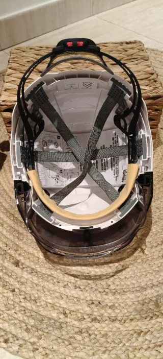 Casco JSP con visera nuevo