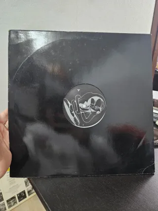 Vinilo Featuring Sync Tronic – Sebuana