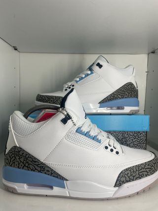 Zapatillas azules celeste y blancas