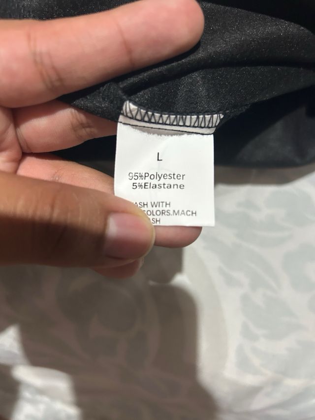 Falda de cuerina negra