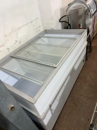 Congelador Horizontal con Tapa de Cristal