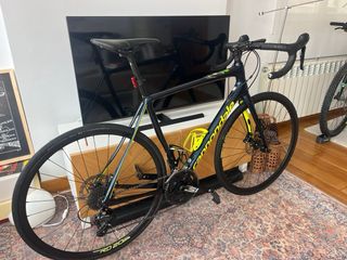 Bicicleta Carretera Cannondale Synapse Carbono
