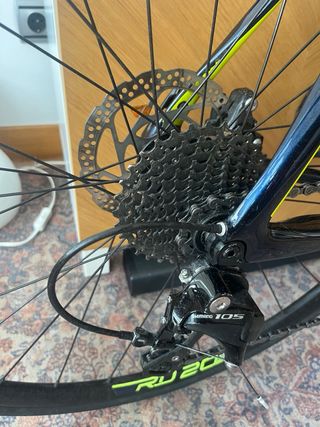 Bicicleta Carretera Cannondale Synapse Carbono