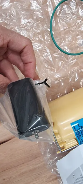 Bomba/Aforador Combustible Hella 8TF 358 146-521