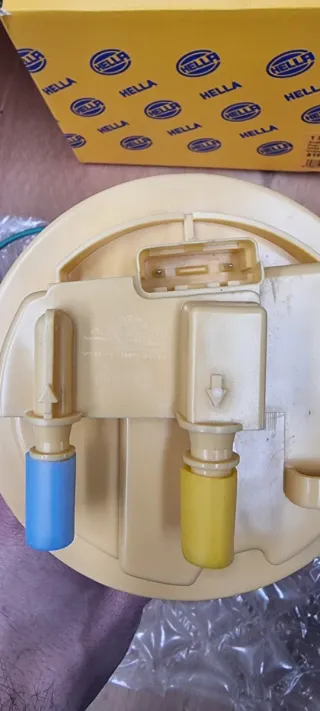 Bomba/Aforador Combustible Hella 8TF 358 146-521