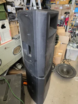 Altavoces Solton Activos Negros