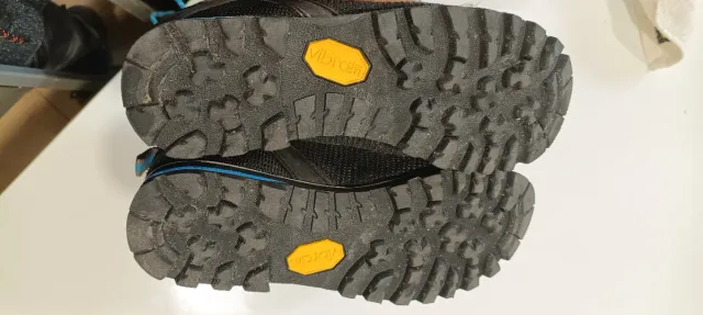 Botas Trekking CMP Moon Mid WP Talla 41