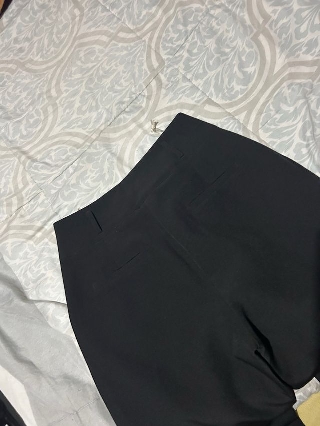 Pantalón negro mujer con tirantes