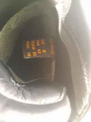 Botas de montaña AKU semirrígidas alpinismo