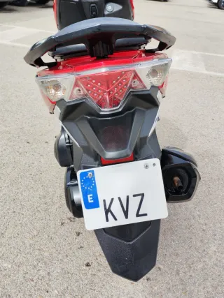 Sym Jet 14 LC Scooter Automática Roja/Negra