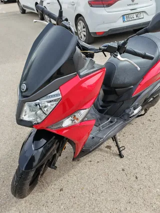 Sym Jet 14 LC Scooter Automática Roja/Negra