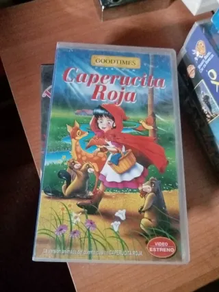 Lote 4 VHS: Banjo, Caperucita Roja, Spice Girls