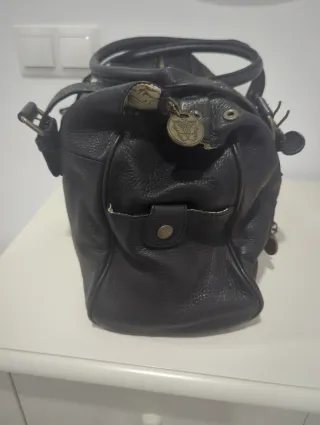 Bolso de piel negro