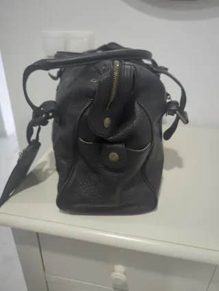 Bolso de piel negro