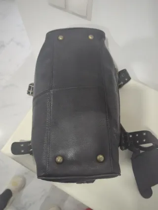 Bolso de piel negro