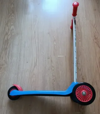 Patinete 3 ruedas Spiderman