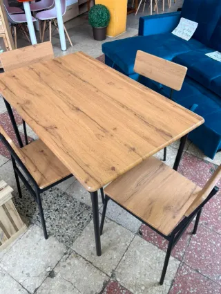 Mesa con 4 sillas de forja