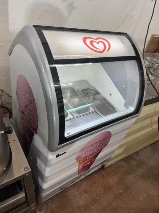 Congelador de helados con vitrina