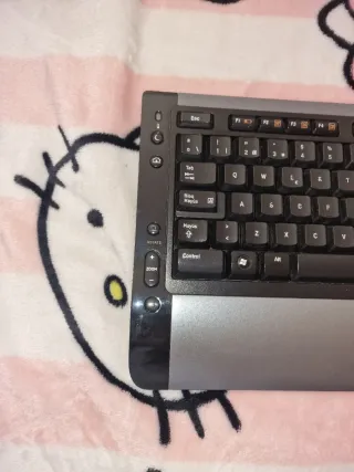 Teclado Logitech Negro y Gris
