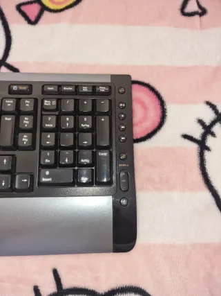 Teclado Logitech Negro y Gris
