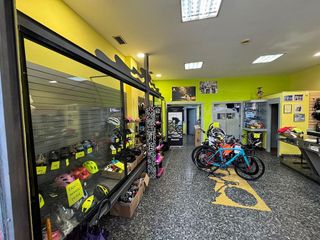 Local comercial en venta en El Parque - Zapatón en Torrelavega