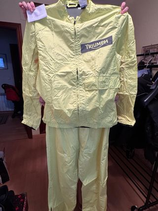 Impermeable, Triumph Talla XL Amarillo