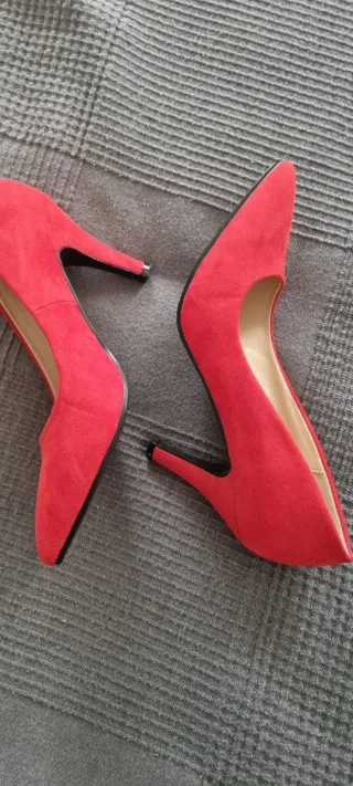 Zapatos de salón rojos