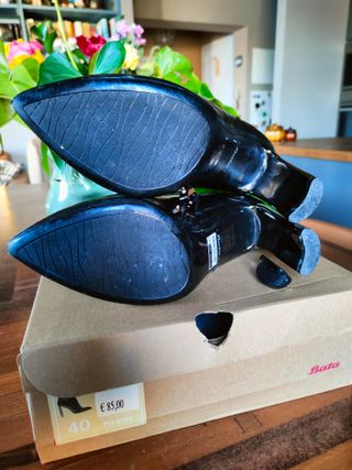 Stivaletti Bata neri stampa coccodrillo