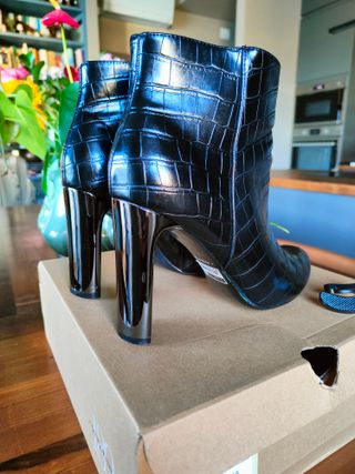 Stivaletti Bata neri stampa coccodrillo