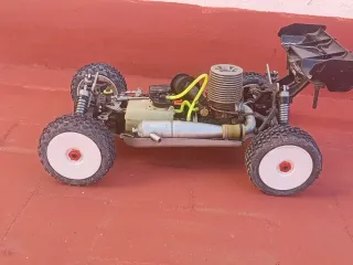 Coche RC Nitro Motor Potente. con ruedas nuevas