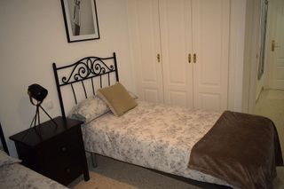 Piso en venta en La Goleta - San Felipe Neri en Málaga