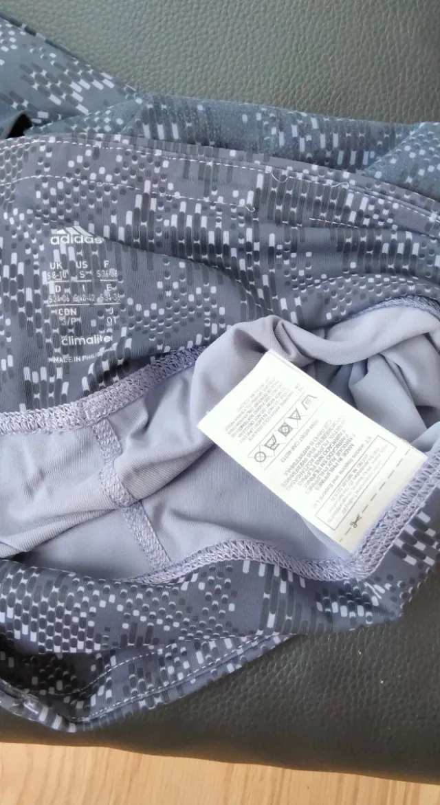 Mallas Adidas Estampadas Gris y Negro