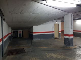 Garaje en alquiler en Eixample Nord – La Devesa en Girona