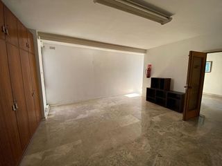 Local comercial en alquiler en Creu de la Mà - Rally sud en Figueres