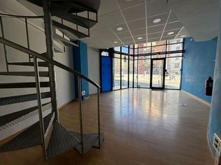 Local comercial en alquiler en Instituts - Universitat en Lleida