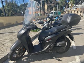 Honda SH 125i Scooter Negra