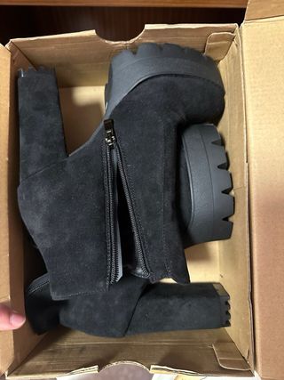 Botines negros talla 39