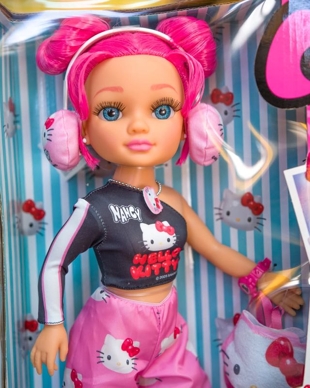NANCY HELLO KITTY 45cm FASHION Famosa A ESTRENAR