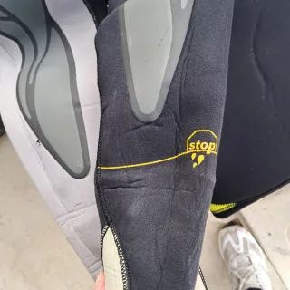 Neopreno Tribord con capucha Talla M