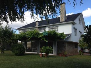 Chalet en venta en Ares