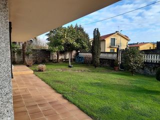 Chalet en venta en Ares