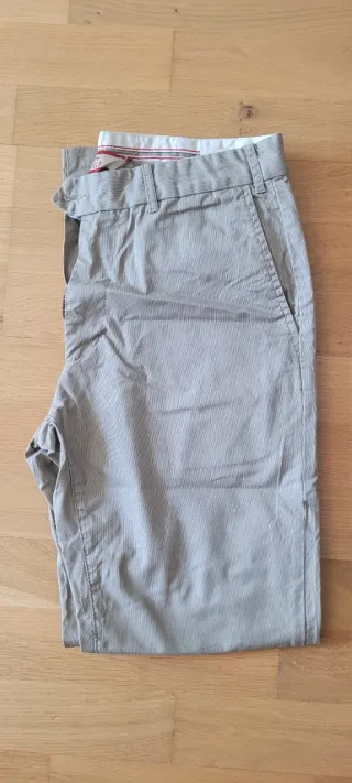 Pantalón chino color crema